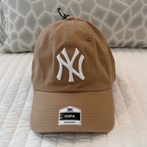 NY Yankees Tan Baseball Cap with White Logo NWT